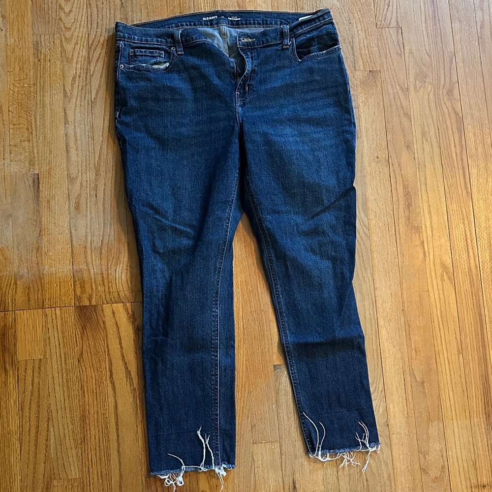 Old Navy Women's Cropped Jeans in Dark Blue